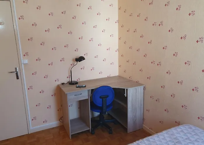 Dans Grand De 113m2 Proche Paris Séjour chez l'habitant