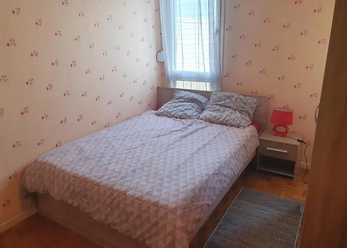 Dans Grand De 113m2 Proche Paris Séjour chez l'habitant