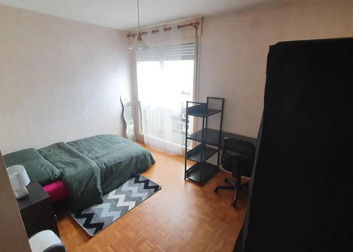 Dans Grand De 113m2 Proche Paris Séjour chez l'habitant