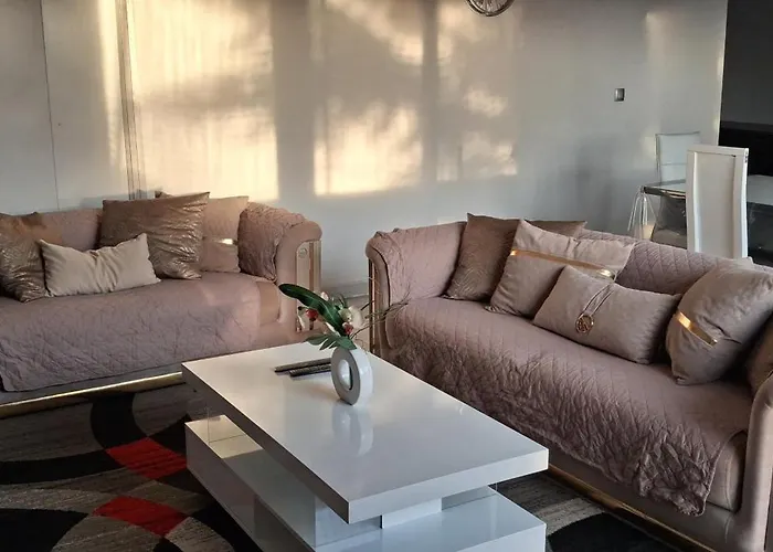 Dans Grand De 113m2 Proche Paris Séjour chez l'habitant