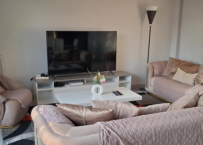 Dans Grand De 113m2 Proche Paris Séjour chez l'habitant *